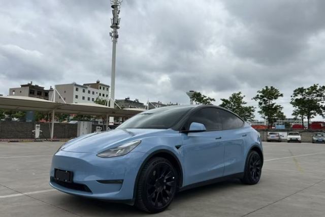 Used Tesla Model Y 2021 Long-Range All-Wheel-Drive Version 3D7