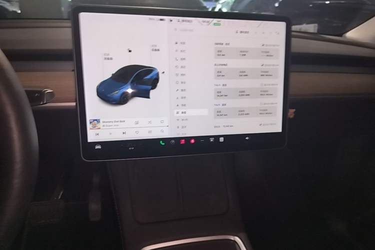 Used Tesla Model Y 2021 Long-Range All-Wheel-Drive Version Audio And AC Panel