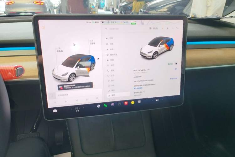 Used Tesla Model Y 2021 Standard Range Rear-Wheel Drive Version Audio And AC Panel