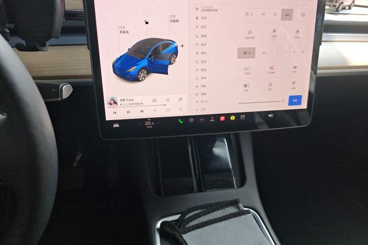 Used Tesla Model Y 2021 Standard Range Rear-Wheel Drive Version Audio And AC Panel