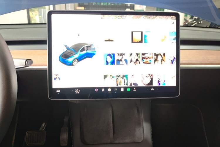 Used Tesla Model Y 2021 Long-Range All-Wheel-Drive Version 3D7 Audio And AC Panel