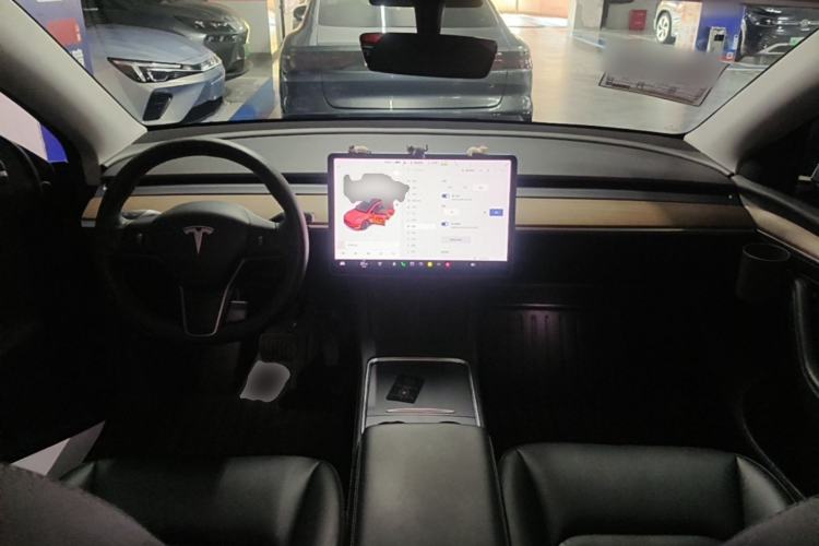 Used Tesla Model Y 2021 Long-Range All-Wheel-Drive Version Center Console