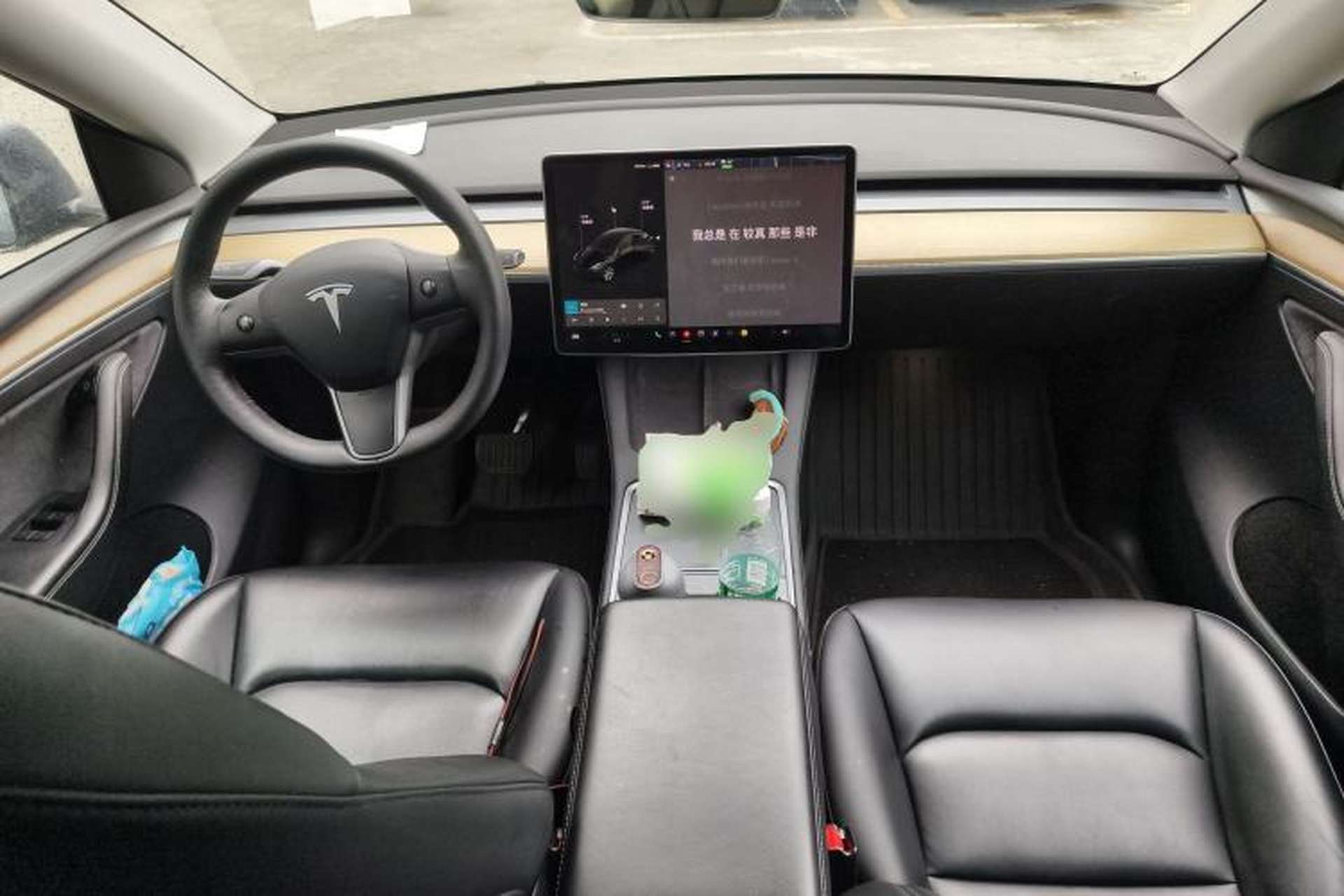 Used Tesla Model Y 2021 Long-Range All-Wheel-Drive Version Center Console