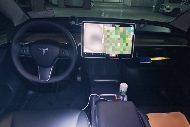 Used Tesla Model Y 2021 Long-Range All-Wheel-Drive Version 3D7 Center Console