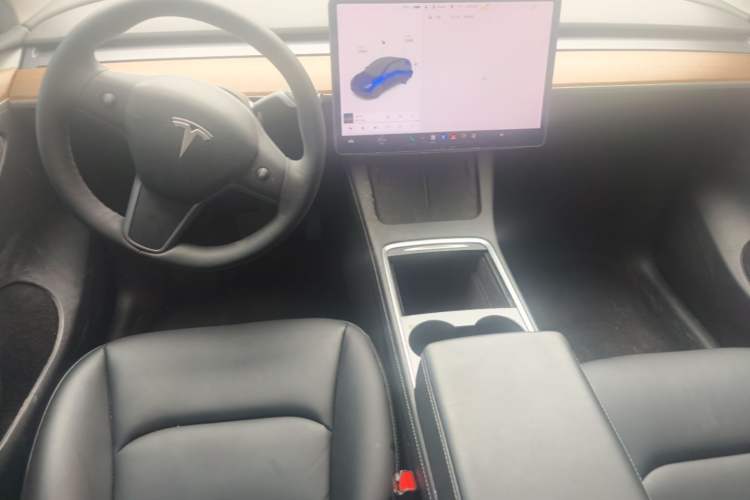 Used Tesla Model Y 2021 Long-Range All-Wheel-Drive Version Center Console