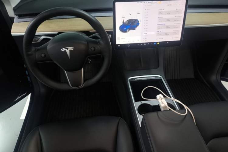 Used Tesla Model Y 2021 Long-Range All-Wheel-Drive Version Center Console