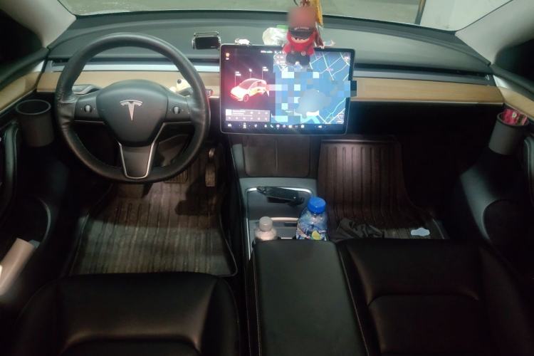 Used Tesla Model Y 2021 Long-Range All-Wheel-Drive Version Center Console