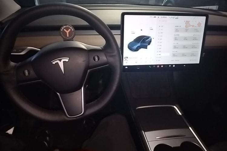 Used Tesla Model Y 2021 Long-Range All-Wheel-Drive Version Center Console