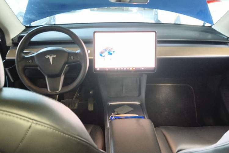 Used Tesla Model Y 2021 Long-Range All-Wheel-Drive Version 3D7 Center Console