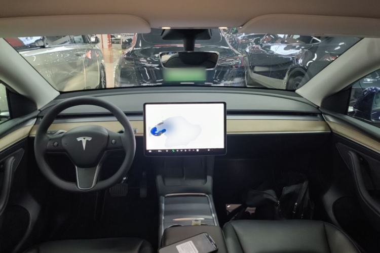 Used Tesla Model Y 2021 Long-Range All-Wheel-Drive Version 3D7 Center Console