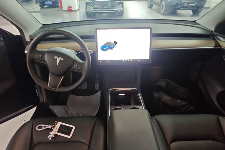 Used Tesla Model Y 2021 Long-Range All-Wheel-Drive Version 3D7 Center Console