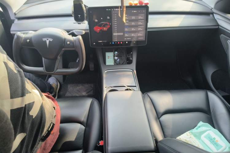 Used Tesla Model Y 2021 Revised Version Long-Range All-Wheel Drive Edition 3D5 Center Console