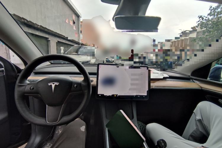 Used Tesla Model Y 2021 Long-Range All-Wheel-Drive Version 3D7 Center Console