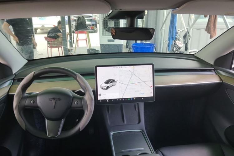 Used Tesla Model Y 2021 Long-Range All-Wheel-Drive Version Center Console