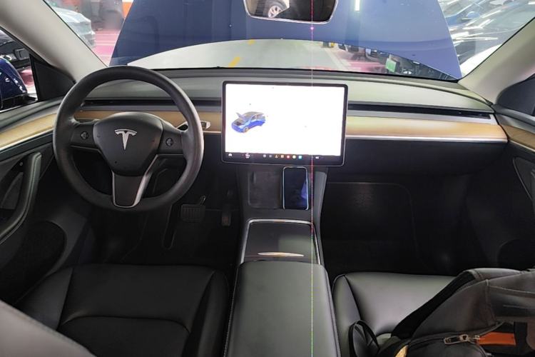 Used Tesla Model Y 2021 Long-Range All-Wheel-Drive Version Center Console