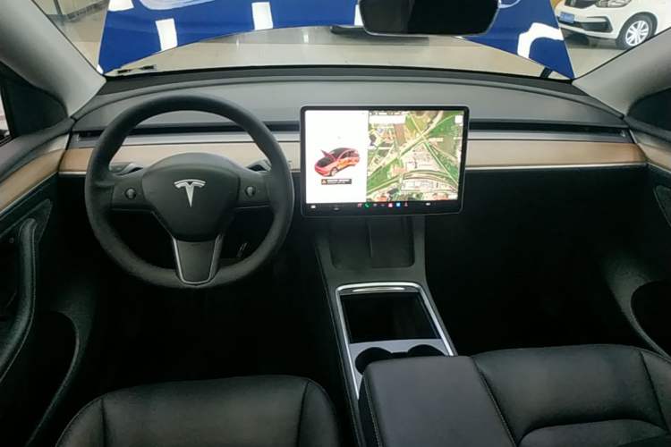 Used Tesla Model Y 2021 Long-Range All-Wheel-Drive Version 3D7 Center Console