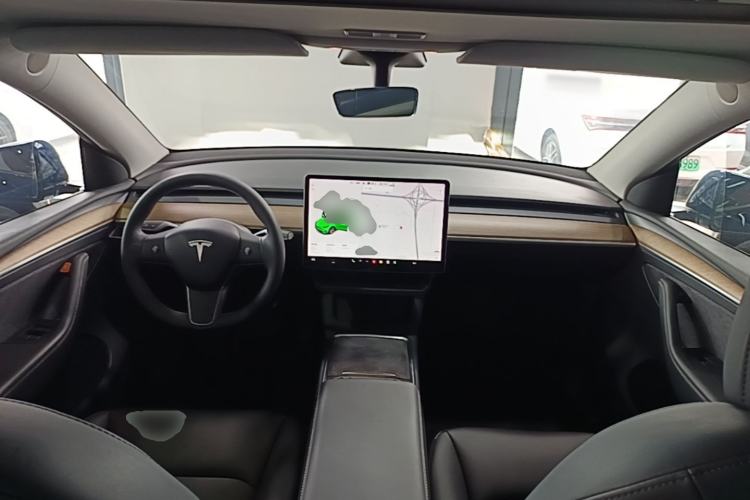 Used Tesla Model Y 2021 Long-Range All-Wheel-Drive Version Center Console