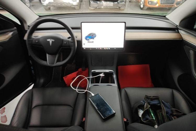 Used Tesla Model Y 2021 Long-Range All-Wheel-Drive Version 3D7 Center Console