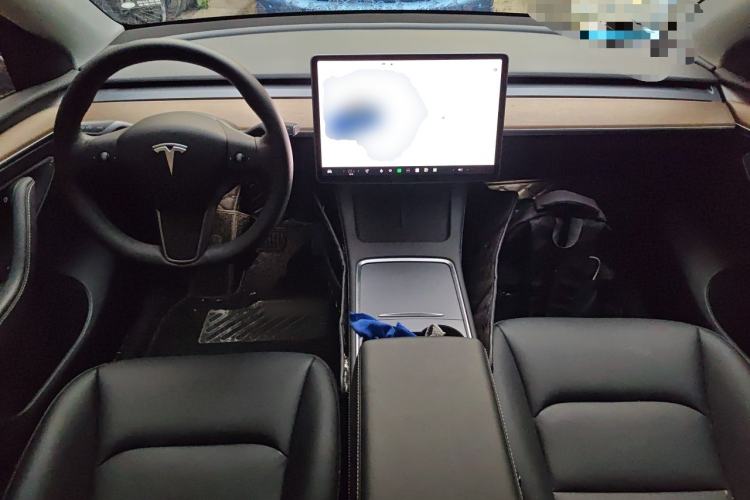 Used Tesla Model Y 2021 Long-Range All-Wheel-Drive Version Center Console