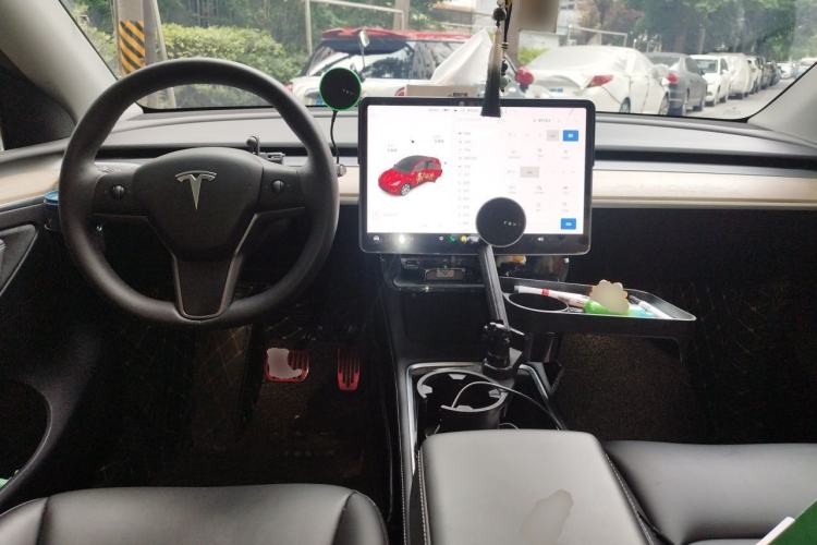 Used Tesla Model Y 2021 Long-Range All-Wheel-Drive Version 3D7 Center Console