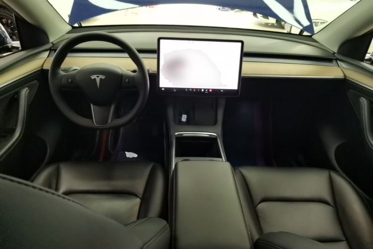 Used Tesla Model Y 2021 Long-Range All-Wheel-Drive Version Center Console