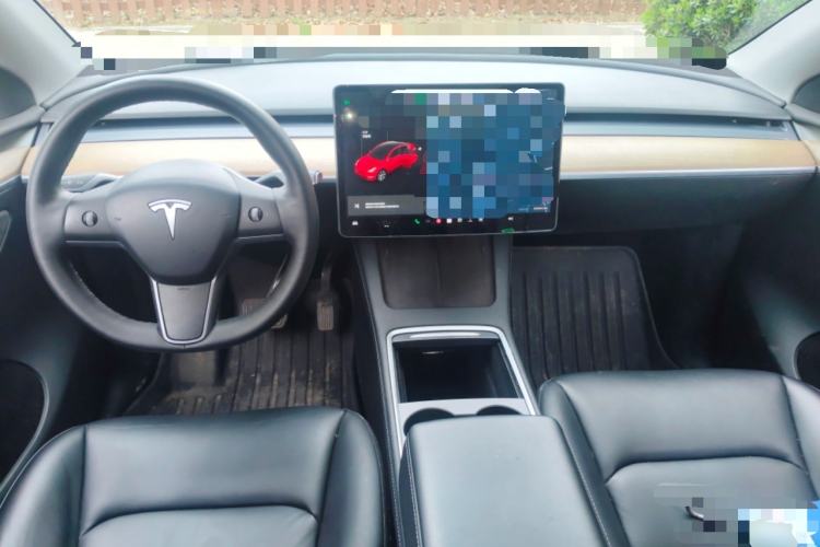 Used Tesla Model Y 2021 Standard Range Rear-Wheel Drive Version Center Console