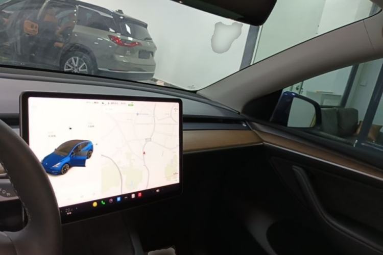 Used Tesla Model Y 2021 Long-Range All-Wheel-Drive Version Center Console