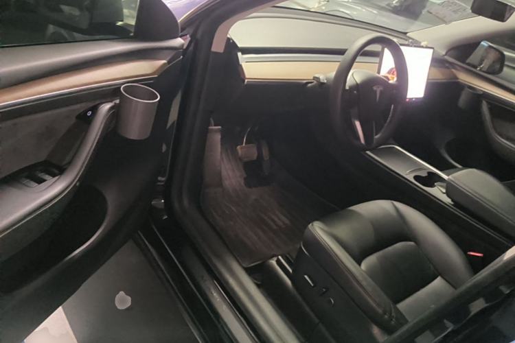 Used Tesla Model Y 2021 Long-Range All-Wheel-Drive Version Driver Seat