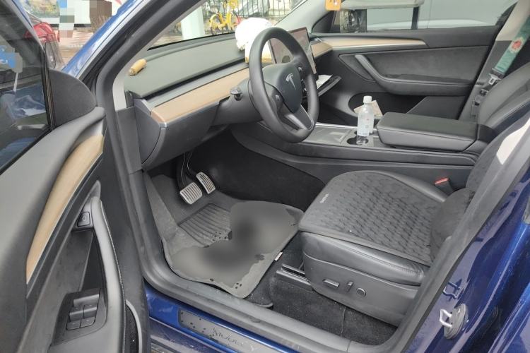 Used Tesla Model Y 2021 Long-Range All-Wheel-Drive Version 3D7 Driver Seat