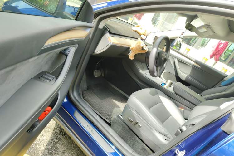 Used Tesla Model Y 2021 Standard Range Rear-Wheel Drive Version Driver Seat