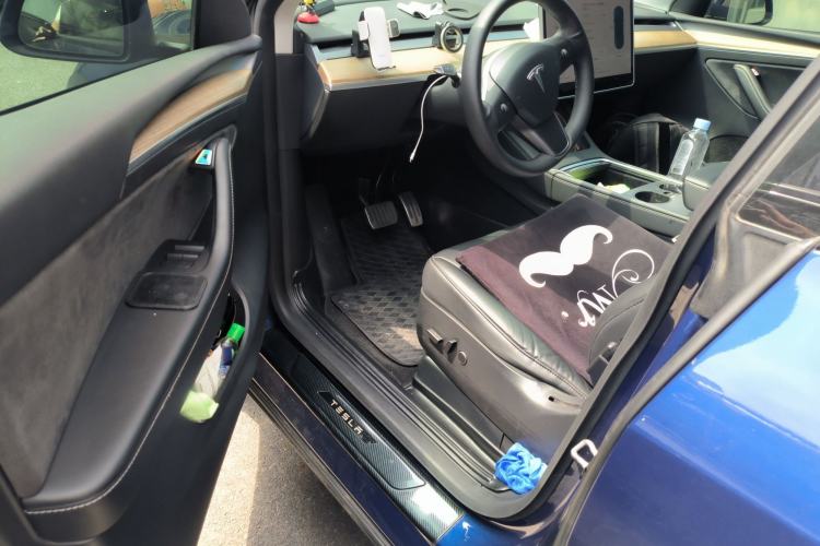 Used Tesla Model Y 2021 Long-Range All-Wheel-Drive Version Driver Seat