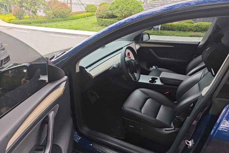 Used Tesla Model Y 2021 Standard Range Rear-Wheel Drive Version Driver Seat