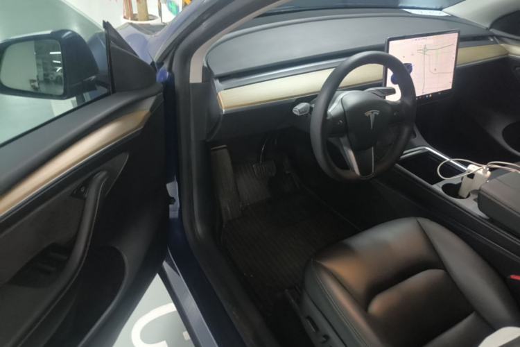 Used Tesla Model Y 2021 Long-Range All-Wheel-Drive Version Driver Seat