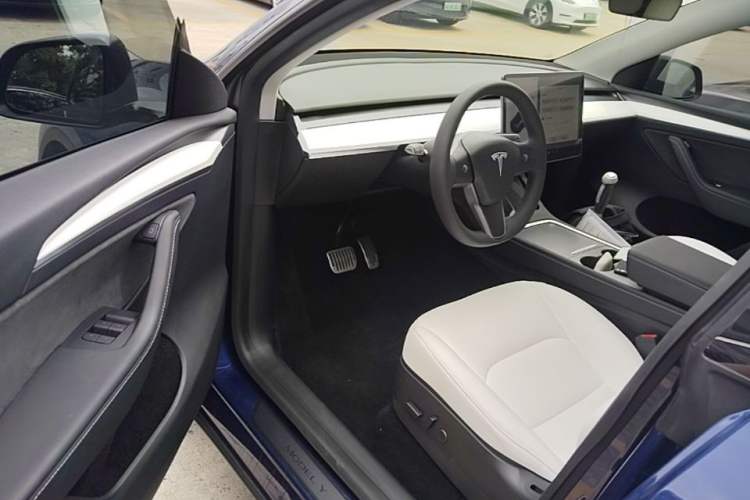 Used Tesla Model Y 2021 Long-Range All-Wheel-Drive Version 3D7 Driver Seat