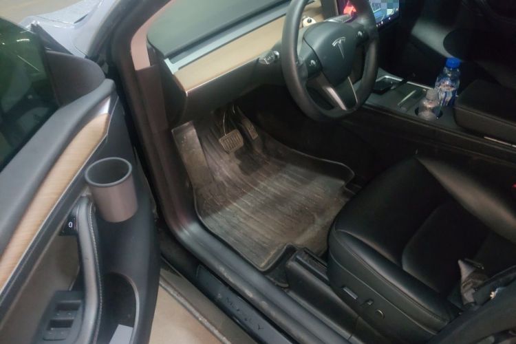 Used Tesla Model Y 2021 Long-Range All-Wheel-Drive Version Driver Seat