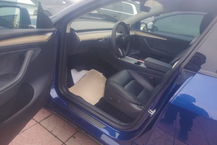 Used Tesla Model Y 2021 Long-Range All-Wheel-Drive Version 3D7 Driver Seat