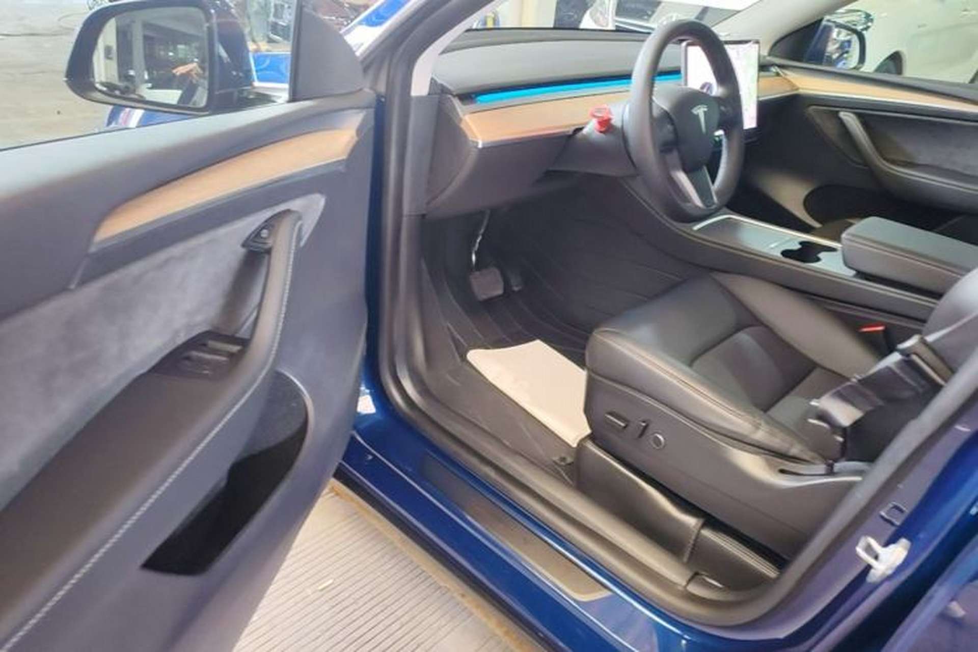 Used Tesla Model Y 2021 Standard Range Rear-Wheel Drive Version Driver Seat