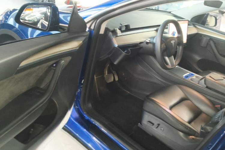 Used Tesla Model Y 2021 Long-Range All-Wheel-Drive Version 3D7 Driver Seat