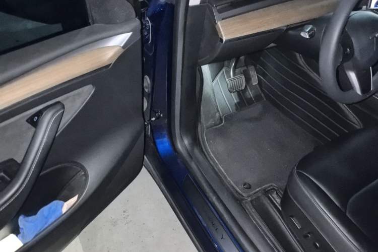 Used Tesla Model Y 2021 Standard Range Rear-Wheel Drive Version Driver Seat