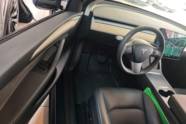 Used Tesla Model Y 2021 Long-Range All-Wheel-Drive Version 3D7 Driver Seat