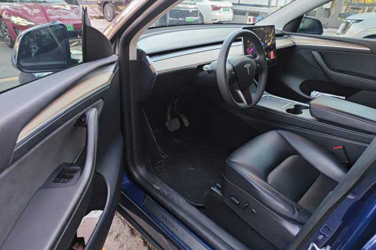 Used Tesla Model Y 2021 Long-Range All-Wheel-Drive Version 3D7 Driver Seat