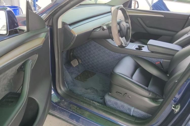 Used Tesla Model Y 2021 Long-Range All-Wheel-Drive Version Driver Seat