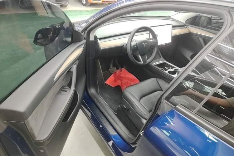 Used Tesla Model Y 2021 Long-Range All-Wheel-Drive Version 3D7 Driver Seat