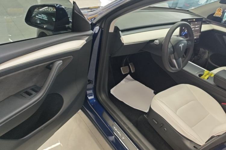 Used Tesla Model Y 2021 Long-Range All-Wheel-Drive Version 3D7 Driver Seat
