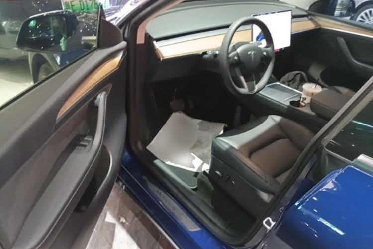 Used Tesla Model Y 2021 Long-Range All-Wheel-Drive Version Driver Seat