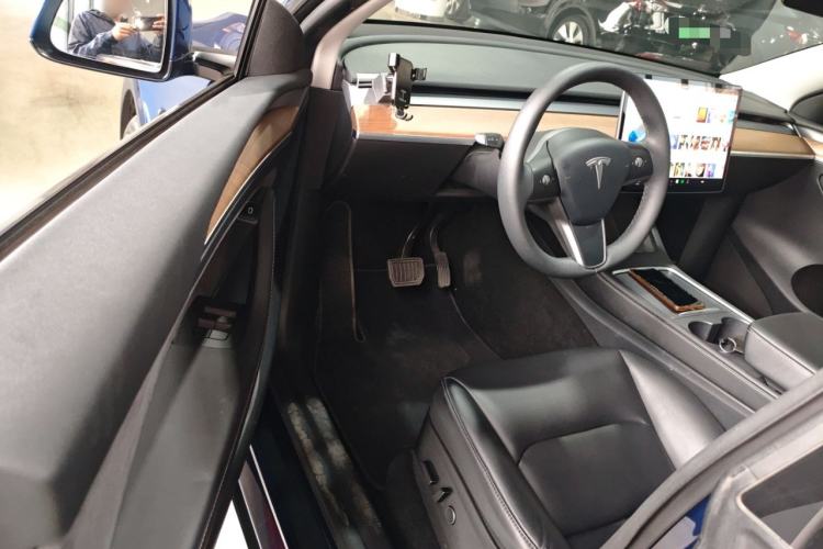 Used Tesla Model Y 2021 Long-Range All-Wheel-Drive Version 3D7 Driver Seat