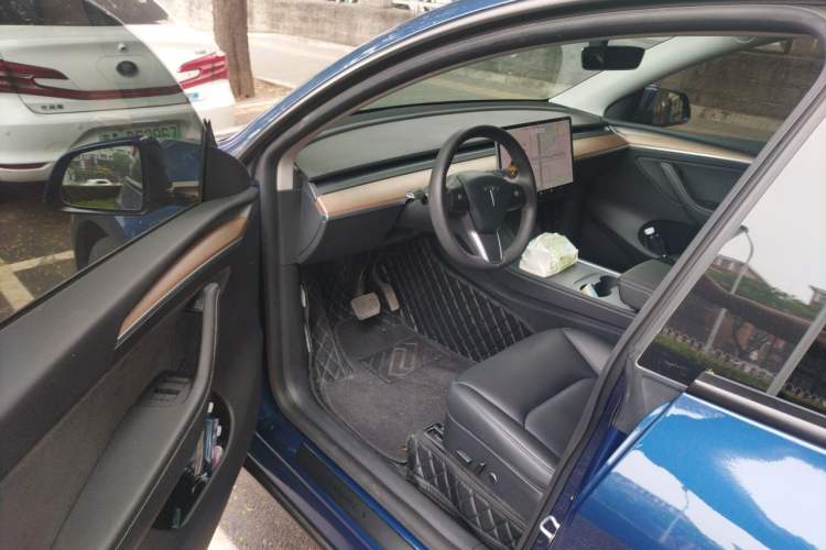 Used Tesla Model Y 2021 Long-Range All-Wheel-Drive Version Driver Seat
