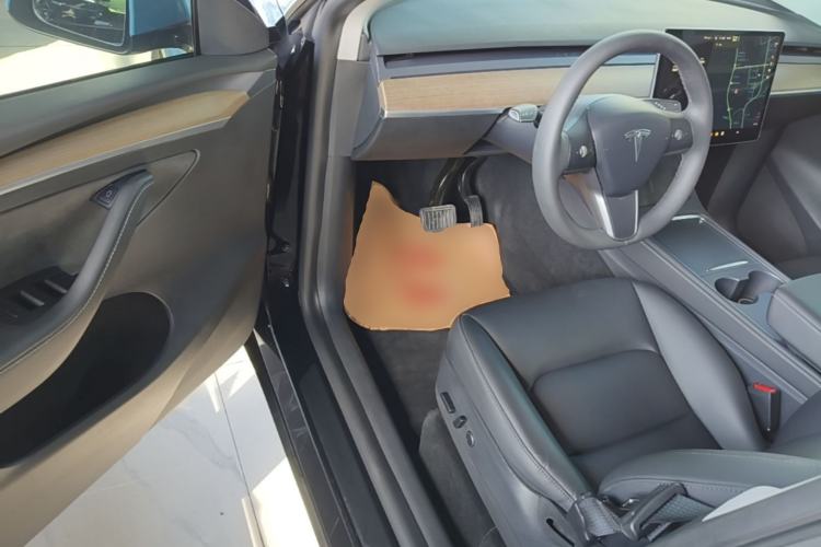 Used Tesla Model Y 2021 Long-Range All-Wheel-Drive Version Driver Seat