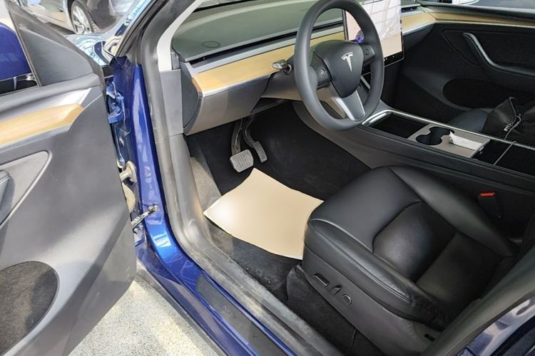 Used Tesla Model Y 2021 Long-Range All-Wheel-Drive Version 3D7 Driver Seat