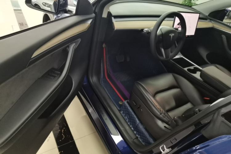 Used Tesla Model Y 2021 Long-Range All-Wheel-Drive Version Driver Seat